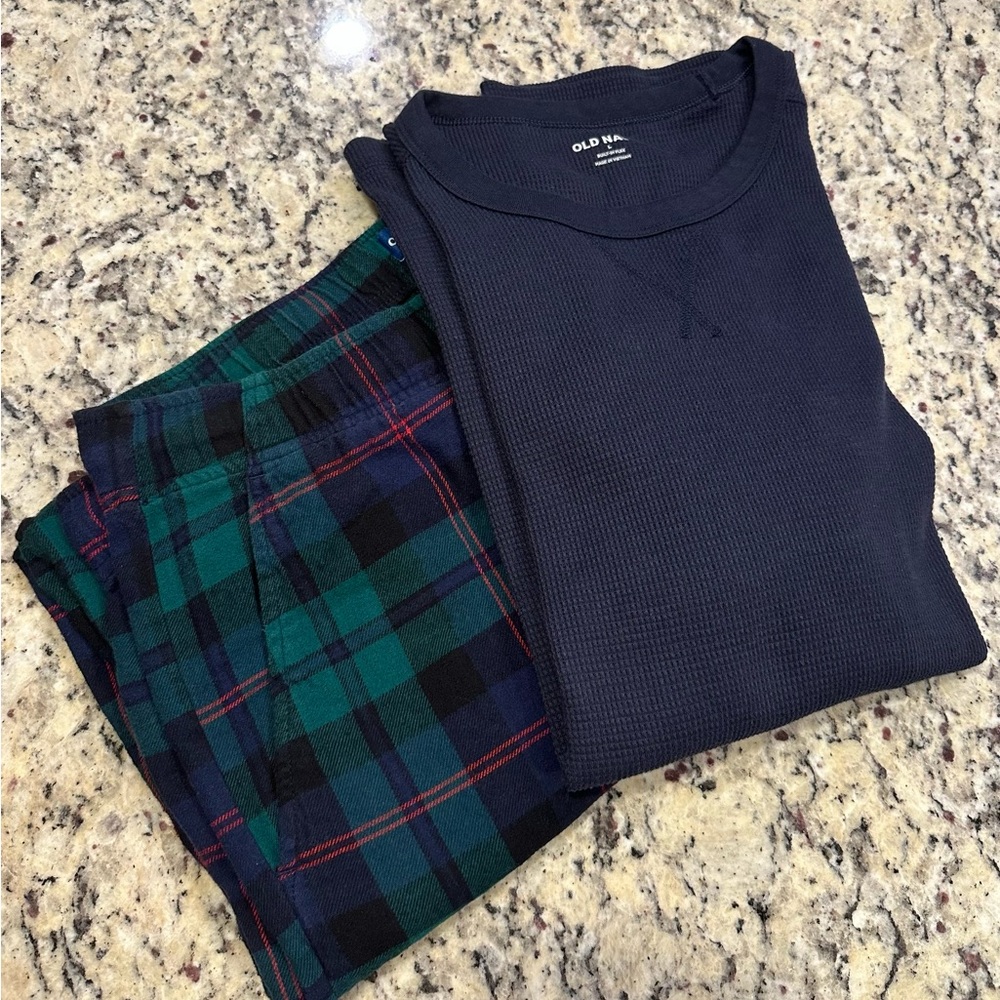 Old Navy Men’s Size Large Navy Blue Long-Sleeve Shirt & Plaid Pants Pajama Set